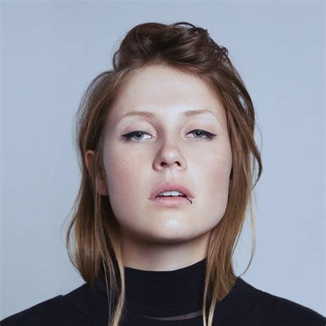 Charlotte de witte - Charlotte de Witte Ghent A poster child of a global movement, who’s dead set on exploring the outer fringes of electronic music and standing at the frontline of the ever-growing techno scene. 
